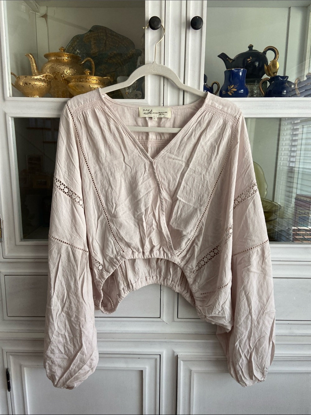 Vintage Havana Cream Colored V-Neck Balloon Sleeve Top - Women